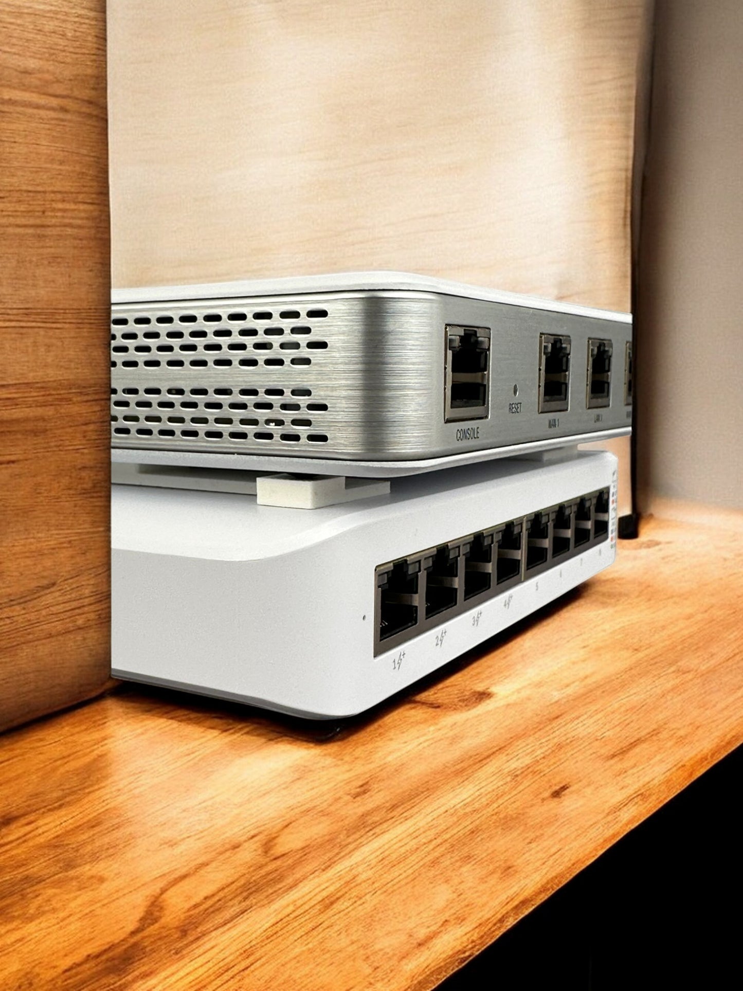 Wandhalterung oder Standhalterung z.B. passend für Ubiquiti UniFi Cloud Gateway Ultra